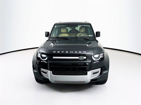 Used 2025 Land Rover Defender 110 S image 2