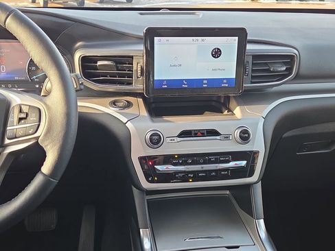 Used 2022 Ford Explorer XLT w/ Equipment Group 202A image 24