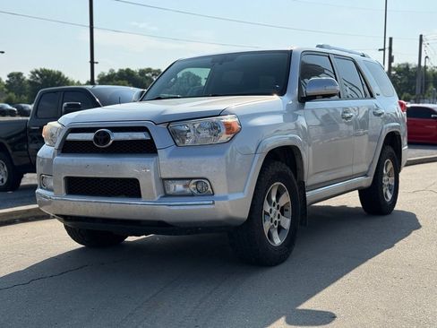 Used 2013 Toyota 4Runner SR5 w/ Premium Pkg AWD/4WD image 2