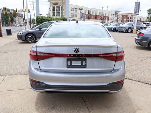 Used 2026 Volkswagen Jetta SE w/ Black Wheel Package FWD image 4