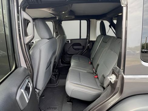 Used 2025 Jeep Wrangler Unlimited Sport AWD/4WD image 13