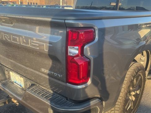 Used 2020 Chevrolet Silverado 1500 Custom w/ Custom Value Package image 7