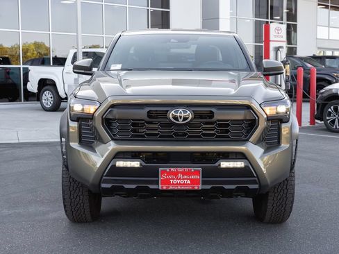 Certified 2026 Toyota Tacoma TRD Off-Road AWD/4WD image 2