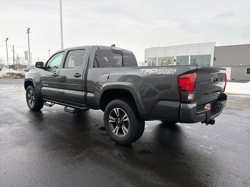Certified 2018 Toyota Tacoma TRD Sport image 5