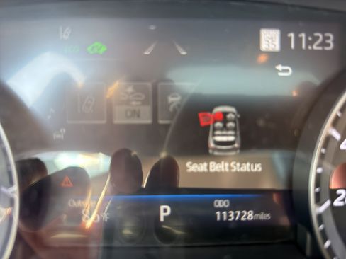 Used 2021 Toyota Highlander Platinum AWD/4WD image 4