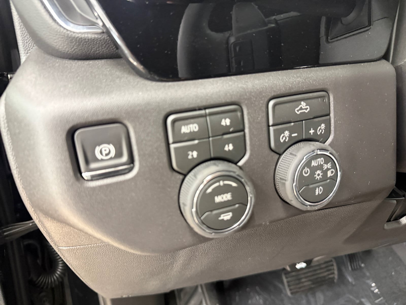 New 2026 Chevrolet Silverado 1500 RST w/ Z71 Off-Road Package AWD/4WD image 22