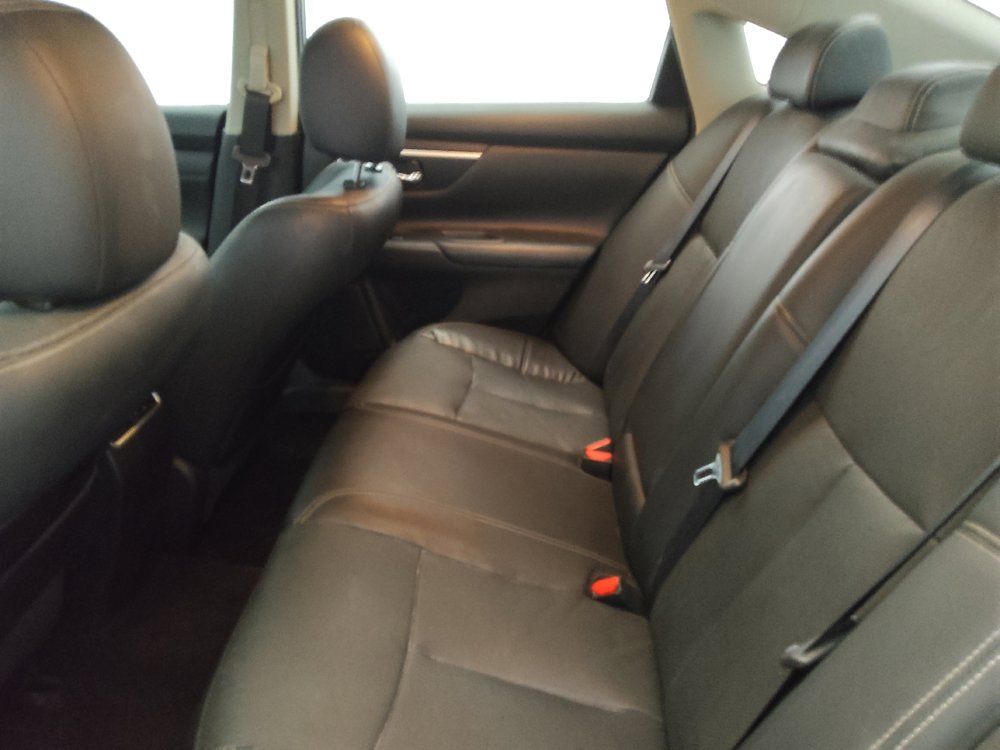 Used 2016 Nissan Altima 3.5 SL FWD image 18