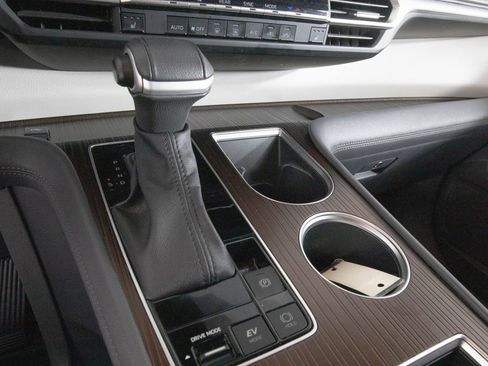 Used 2023 Toyota Sienna XLE image 26