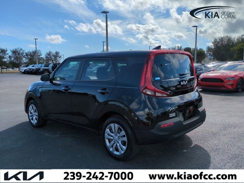 Certified 2022 Kia Soul LX image 7