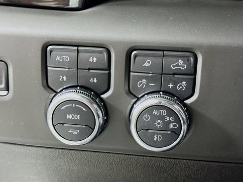 Used 2025 GMC Sierra 3500 Denali w/ Technology Package AWD/4WD image 14