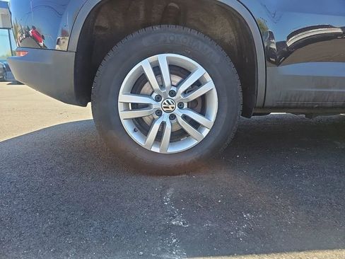 Used 2017 Volkswagen Tiguan S image 12