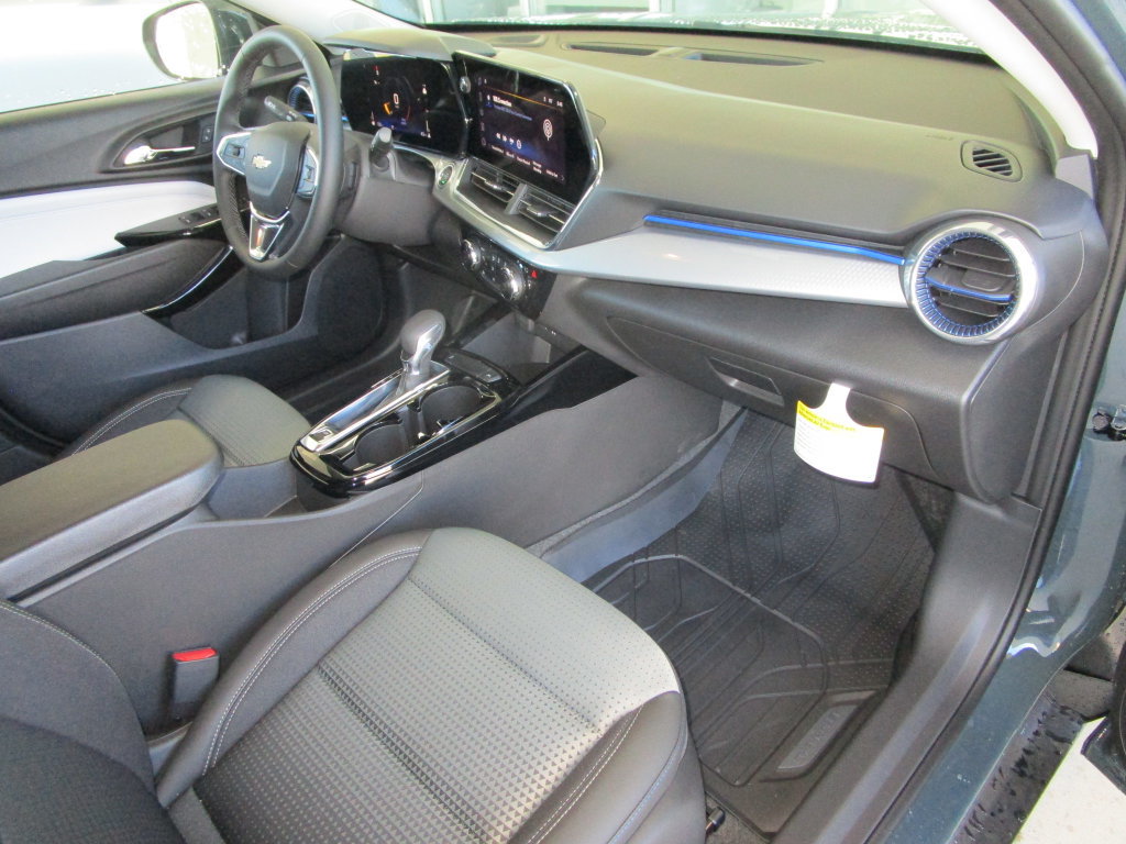 New 2026 Chevrolet Trax LT w/ LT Convenience Package FWD image 26