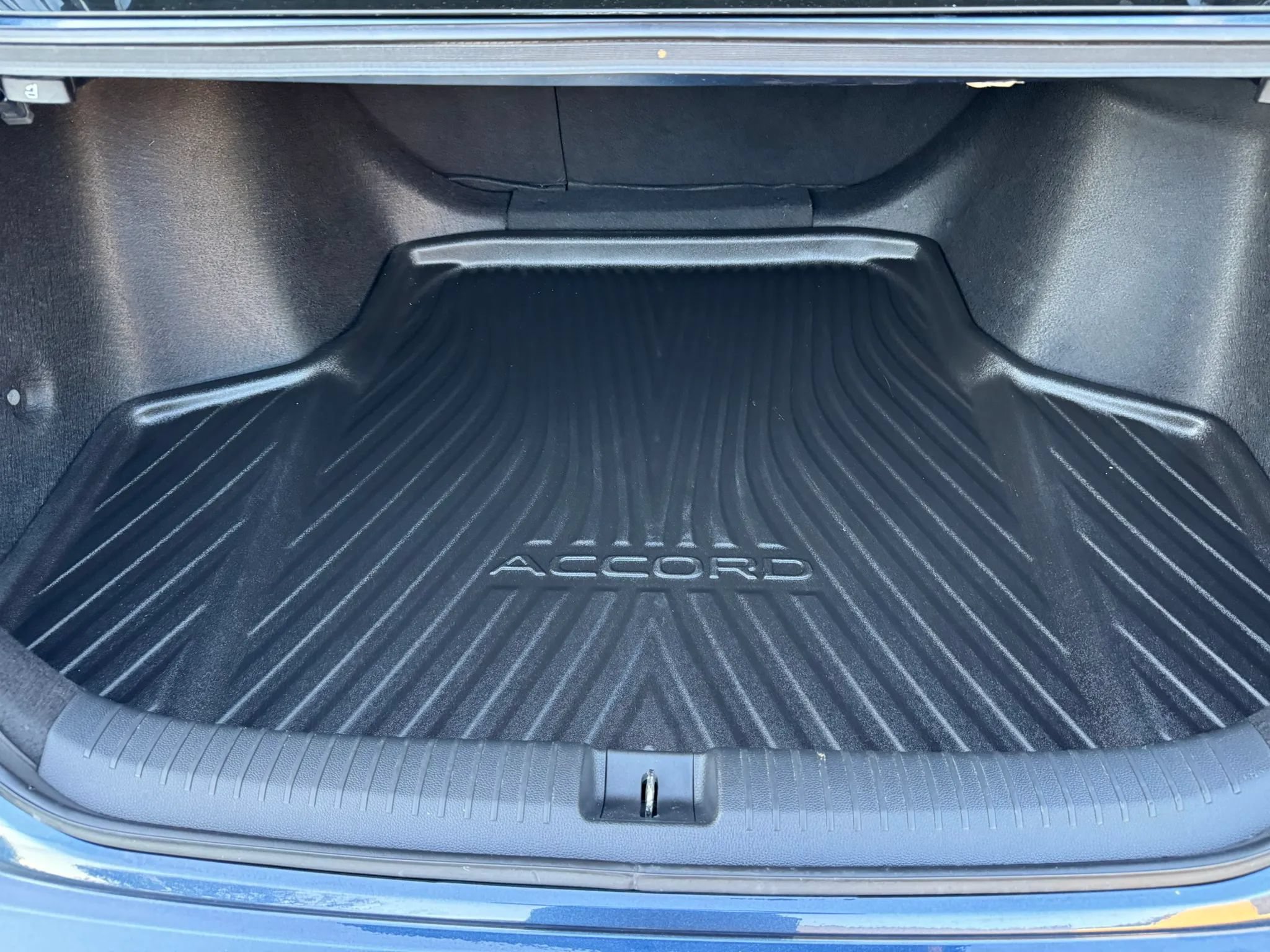 Used 2023 Honda Accord EX image 31