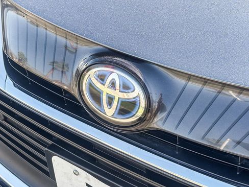 Certified 2023 Toyota Venza XLE image 10