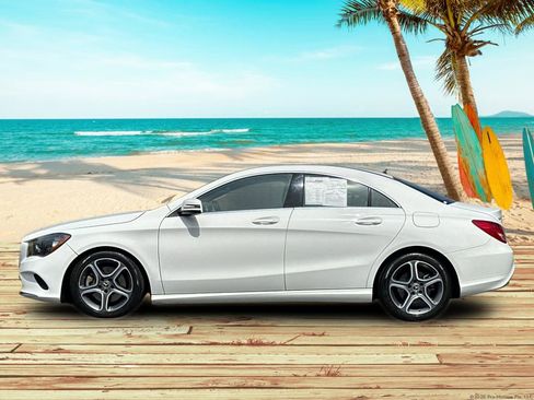 Used 2018 Mercedes-Benz CLA 250 image 3
