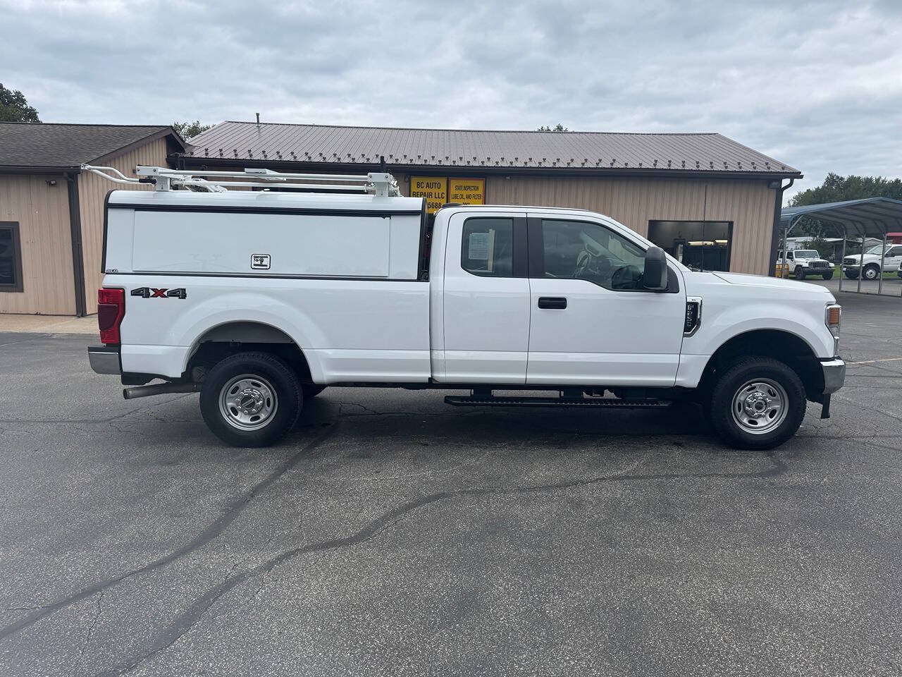 Used 2021 Ford F250 XL w/ Power Equipment Group AWD/4WD image 3