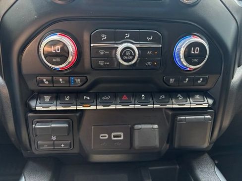 Used 2023 GMC Sierra 2500 AT4 w/ AT4 Premium Plus Package AWD/4WD image 31