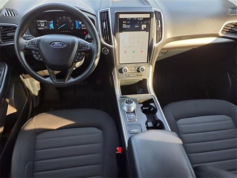 Used 2022 Ford Edge SE w/ Black Appearance Package image 15