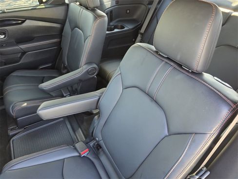 Used 2023 Honda Pilot TrailSport image 17