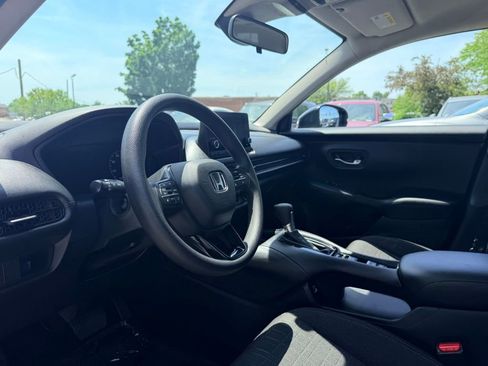 Used 2023 Honda HR-V LX image 8