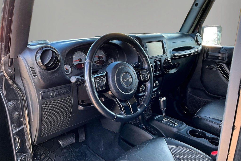Used 2016 Jeep Wrangler Unlimited Sahara AWD/4WD image 14