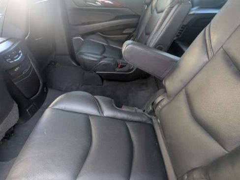 Used 2015 Cadillac Escalade Premium image 21