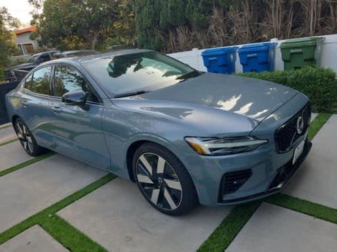 Used 2023 Volvo S60 T8 Plus w/ Climate Package image 8