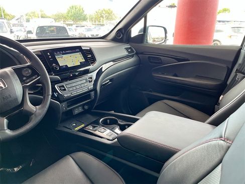 Used 2024 Honda Passport Black Edition image 24