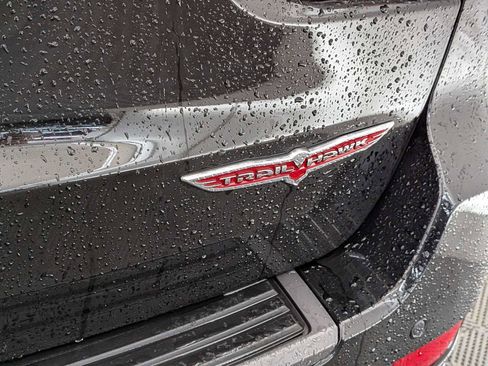 Used 2017 Jeep Grand Cherokee Trailhawk w/ Trailhawk Luxury Group image 15