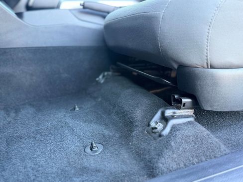 Used 2016 Toyota Tacoma TRD Sport image 14