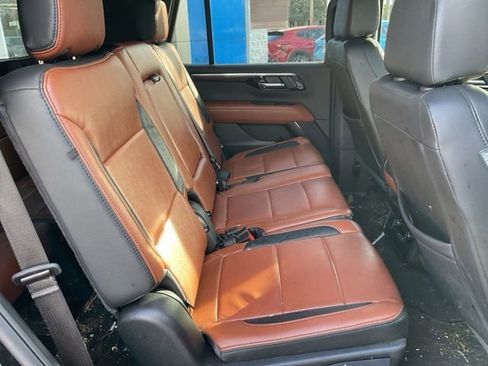 Used 2025 Chevrolet Tahoe LS image 29