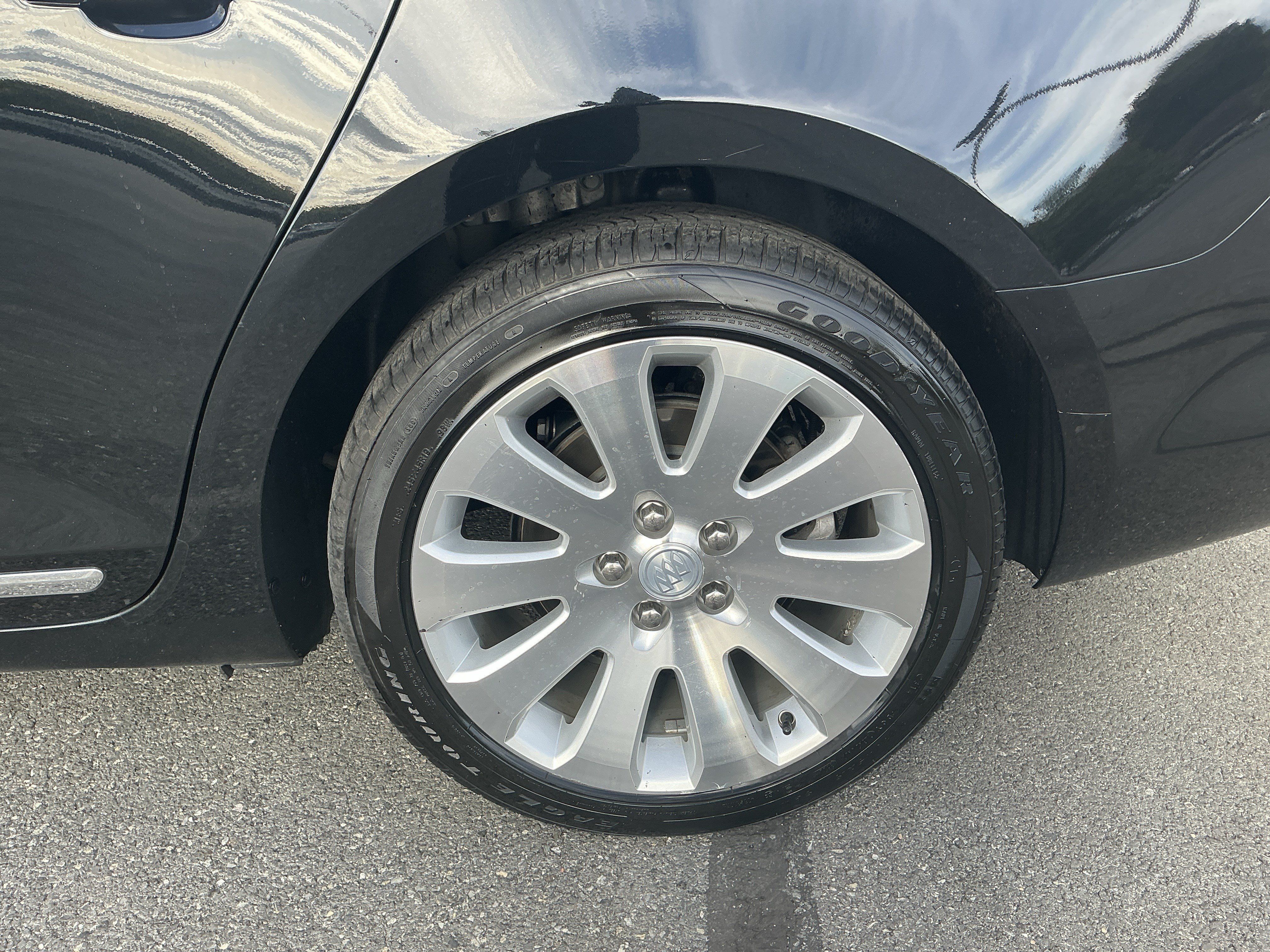 Used 2016 Buick LaCrosse Premium AWD/4WD image 9