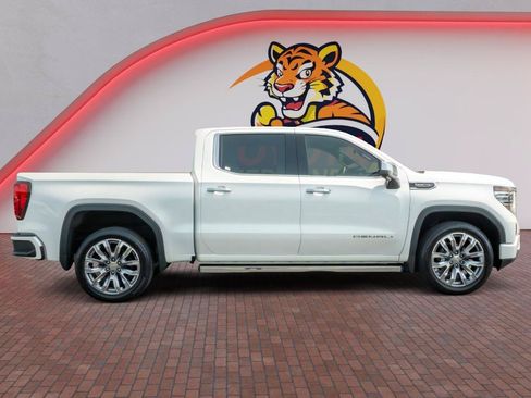 Used 2023 GMC Sierra 1500 Denali w/ Denali Reserve Package AWD/4WD image 4