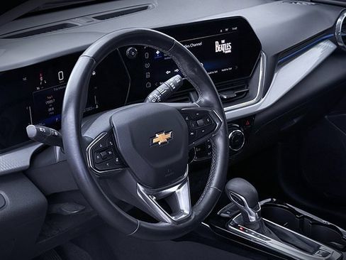 Used 2024 Chevrolet Trax LT w/ Driver Confidence Package image 19