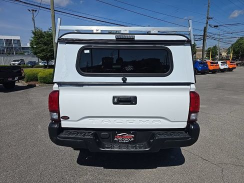Used 2022 Toyota Tacoma SR RWD image 4