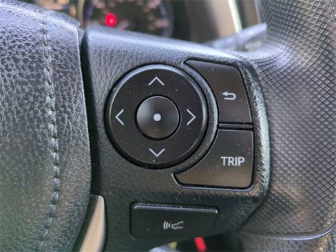 Used 2018 Toyota RAV4 LE image 24