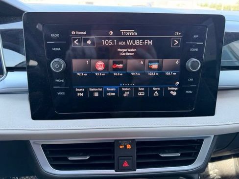 Certified 2025 Volkswagen Taos SE AWD/4WD image 20