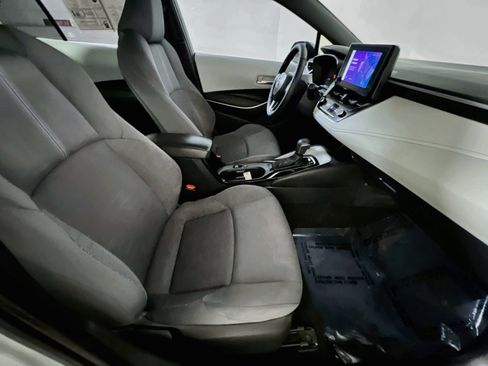 Used 2023 Toyota Corolla SE w/ Carpet Mat Package (TMS) FWD image 31