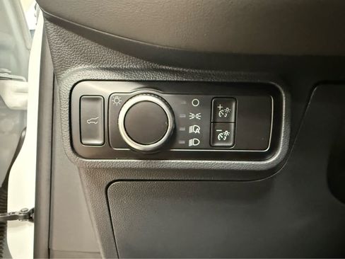 Used 2025 Ford Explorer Active AWD/4WD image 25