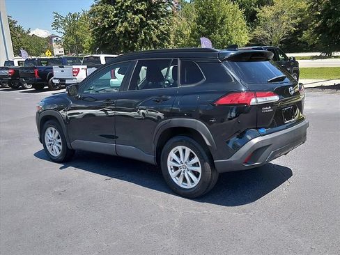 Used 2023 Toyota Corolla Cross LE FWD image 6