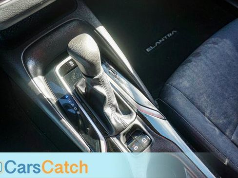 Used 2021 Toyota Corolla LE image 27