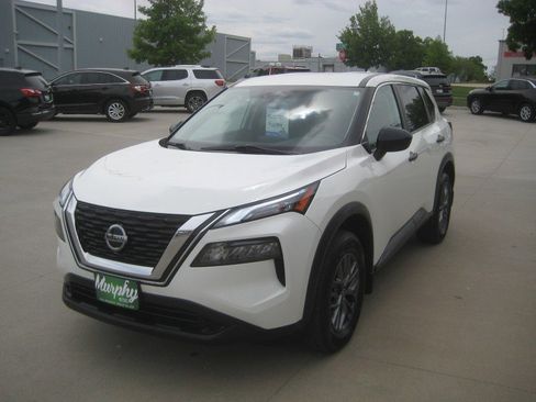 Used 2021 Nissan Rogue S AWD/4WD image 4