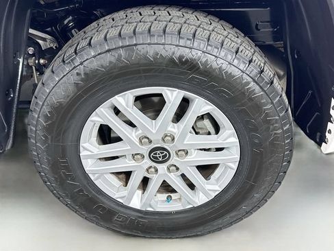 Used 2022 Toyota Tundra SR5 w/ Convenience Package RWD image 29