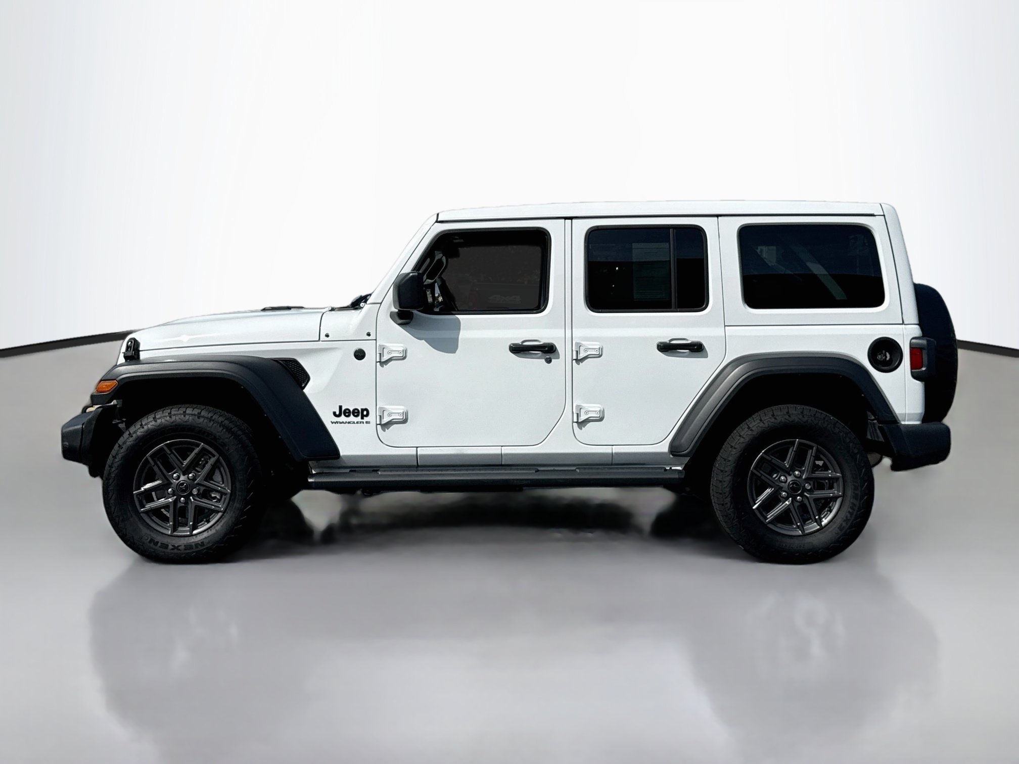 Used 2025 Jeep Wrangler Unlimited Sport AWD/4WD image 4