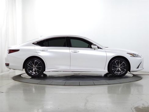 Certified 2024 Lexus ES 250 w/ Premium Package image 11