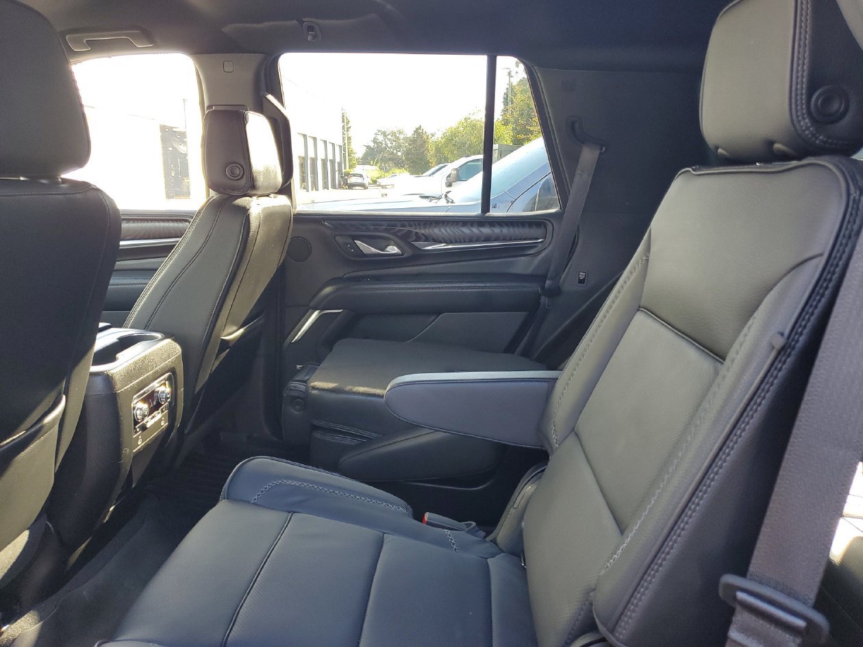Used 2023 GMC Yukon Denali RWD image 10