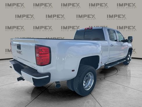 Used 2019 GMC Sierra 3500 Denali image 5
