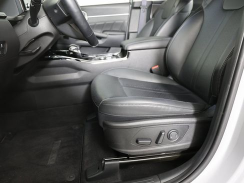 Used 2023 Kia Sorento SX image 12