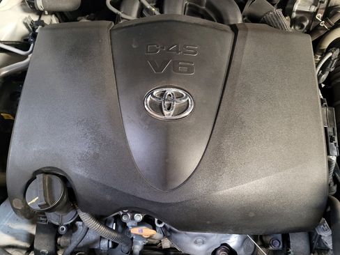 Used 2020 Toyota Highlander XLE FWD image 30