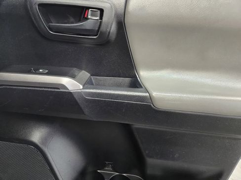 Used 2019 Toyota Tacoma SR5 image 8